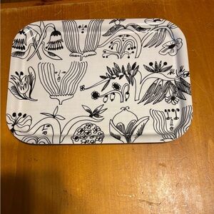 Arabia Puutarhurit Illustrated Tray. 27” x 20”